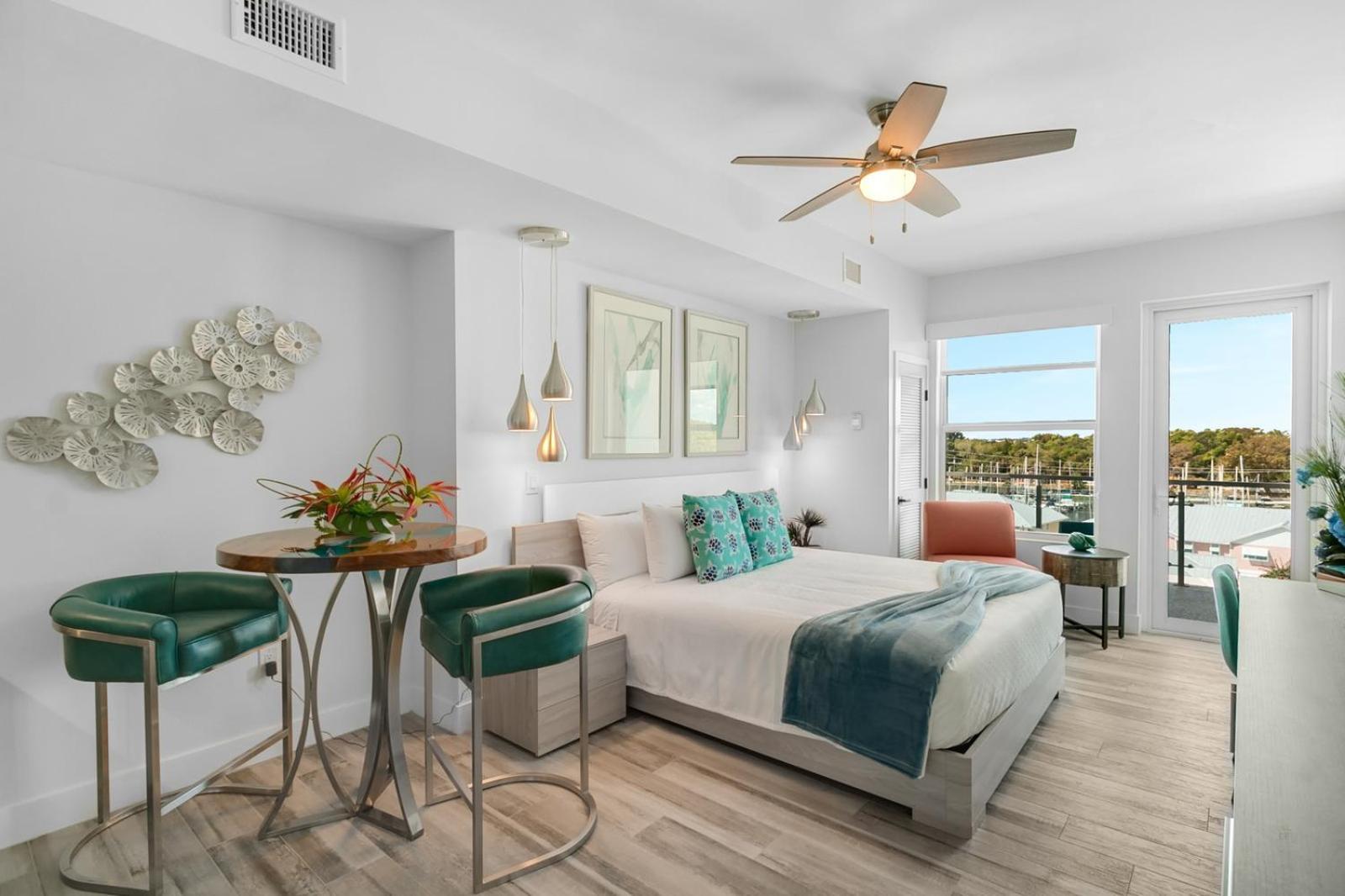 Dolphins Vacation Rental Merritt Island Room photo