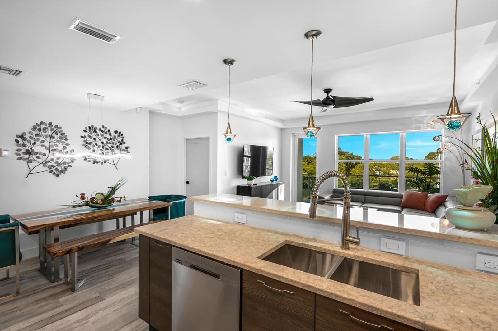 Dolphins Vacation Rental Merritt Island Room photo