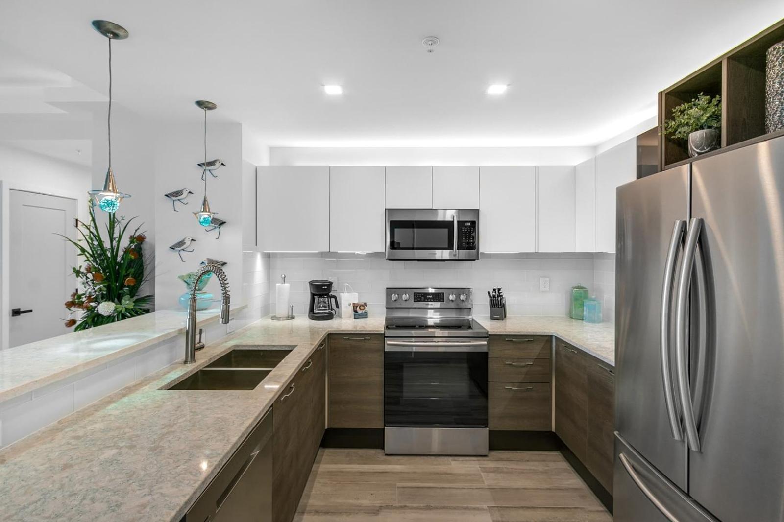 Dolphins Vacation Rental Merritt Island Room photo